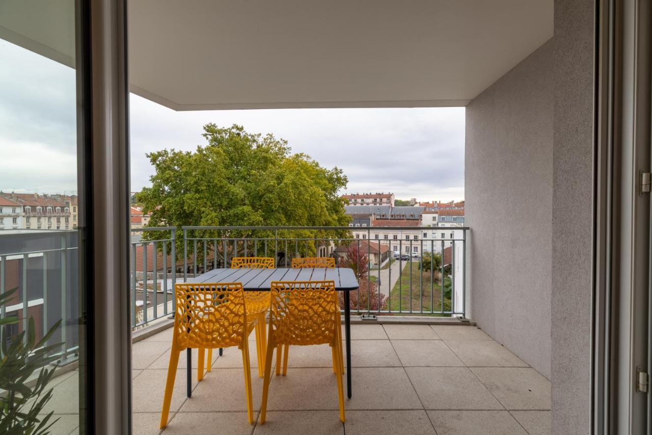 Be My Home - Les Mots Bleus Lyon Exterior photo
